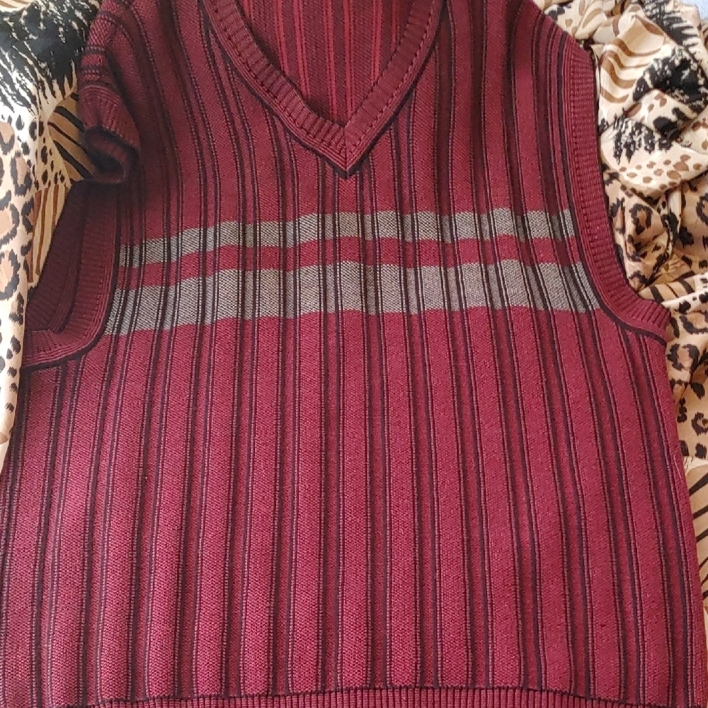 Maroon V-Neck Golf Sweater Vest Sz Lg